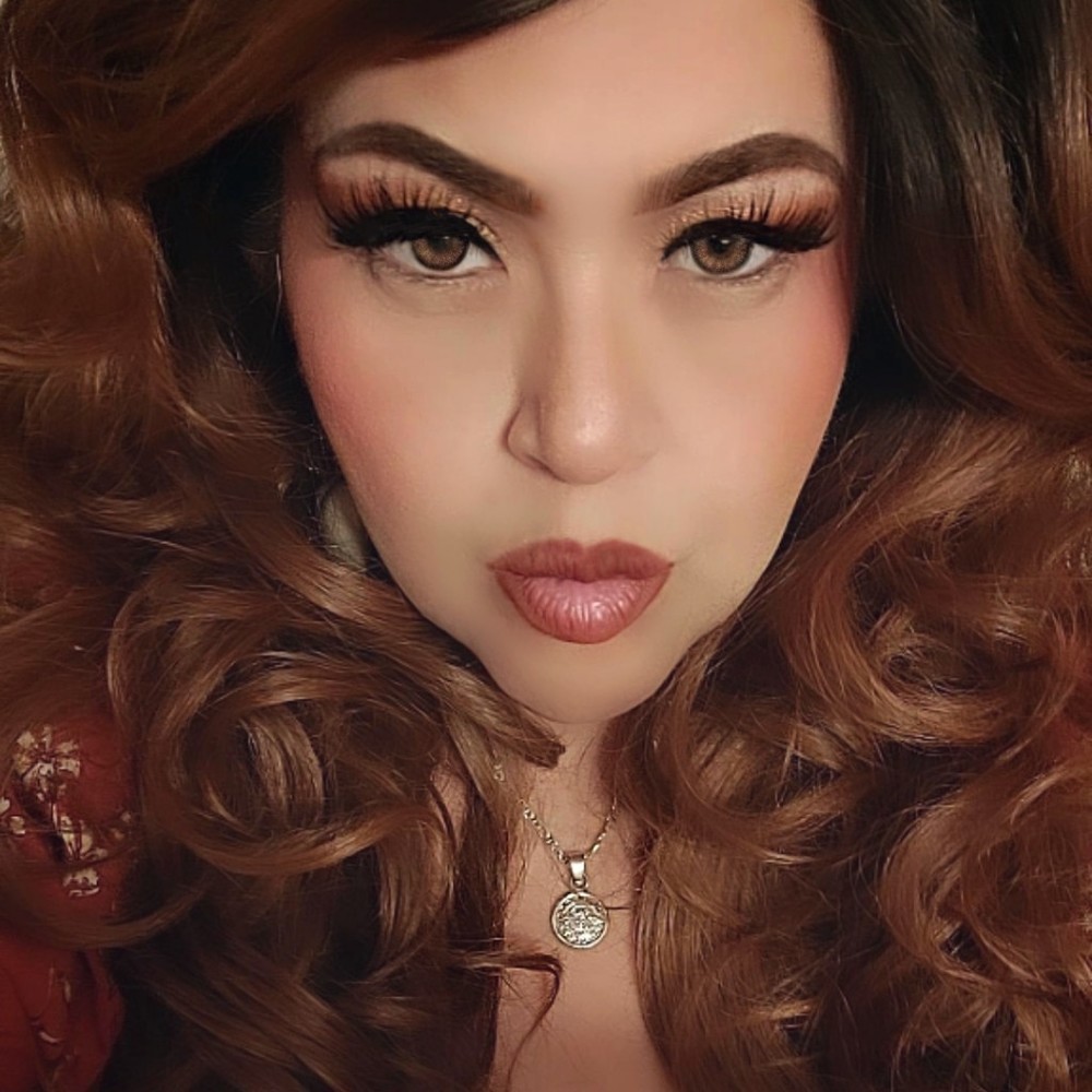 Meet your Posher, Yesenia
